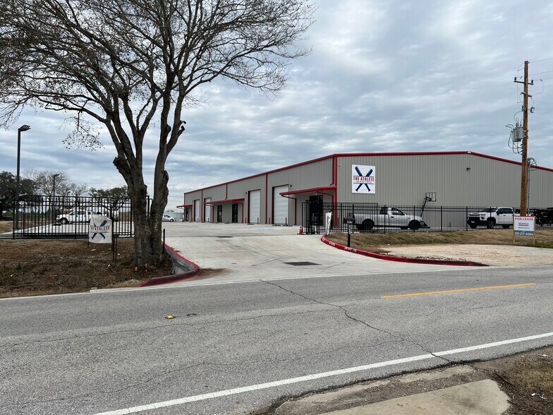 More Photos Of 16712 Grant, Cypress Light Manufacturing For Lease