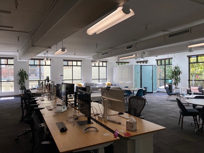 More Photos Of 153 Castro St, Mountain View Storefront Retail Office For Lease