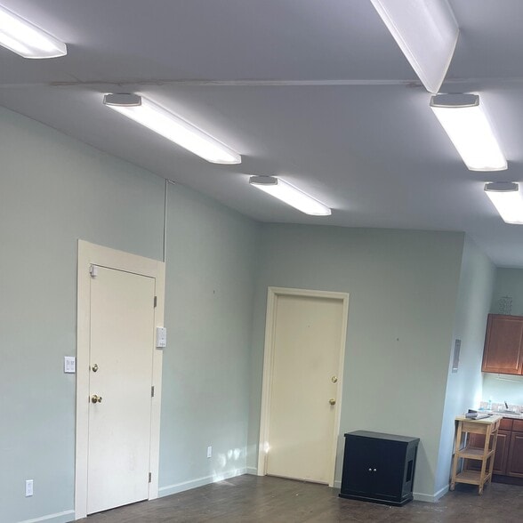 More Photos Of 10 Union Ave, Lynbrook Office For Sale