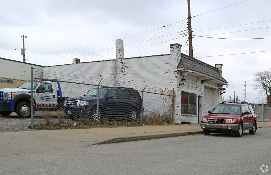 More Photos Of 617 E 16th St, Kansas City Auto Repair For Lease
