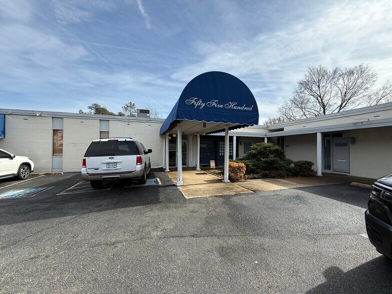 More Photos Of 5500 Monument Ave, Richmond Medical For Lease