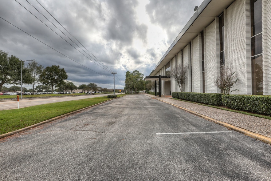 More Photos Of 1115 Gemini St, Houston Loft Creative Space For Lease