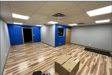 More Photos Of 7846-7862 W Central Ave, Toledo Showroom For Lease