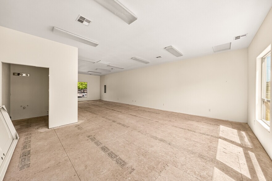 More Photos Of 209 S Old Pacific Hwy, Myrtle Creek Office For Sale