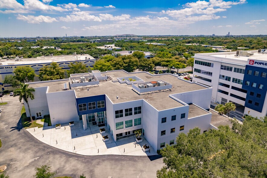 More Photos Of 7900 NW 154th St, Miami Lakes Office Residential For Lease