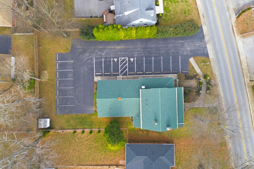 More Photos Of 3208 College Dr, Louisville Office For Sale