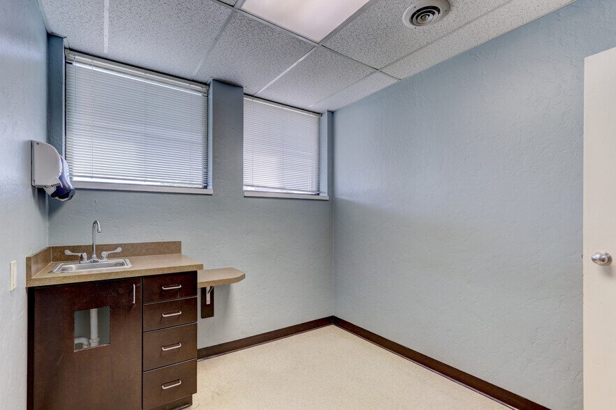 More Photos Of 5622 N Portland Ave, Oklahoma City Medical For Lease