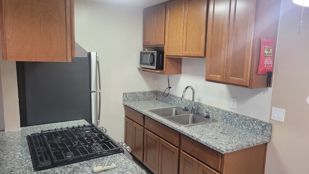 More Photos Of 310 W Poplar St, Stockton Apartments For Sale