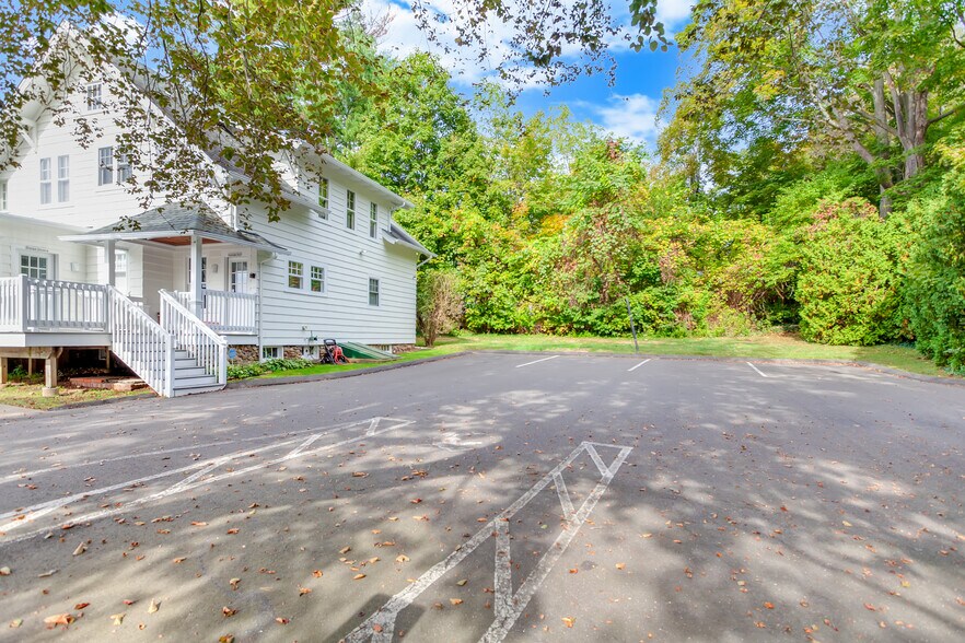More Photos Of 71 Cedar St, Branford Office For Sale