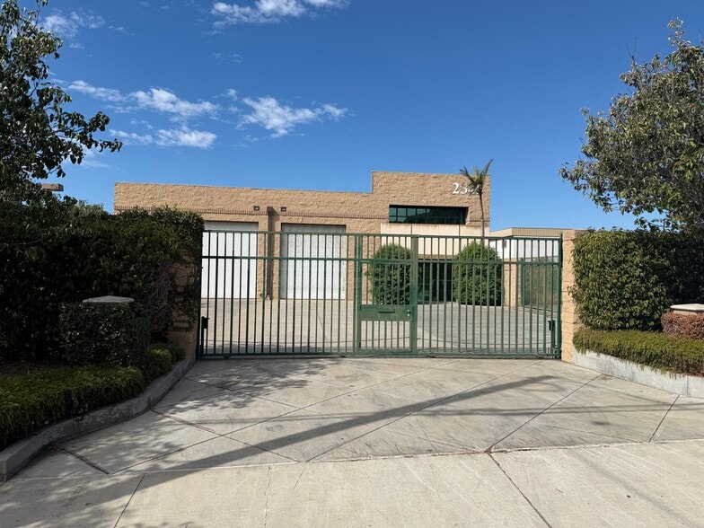 More Photos Of 2345 Walnut Ave, Signal Hill Manufacturing For Lease