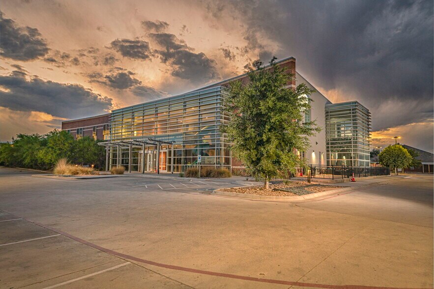 Primary Photo Of 5000 Briarwood Ave, Midland Medical For Sale