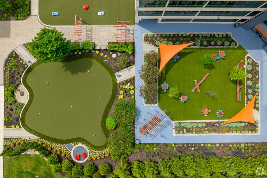 More Photos Of 450 E 96th St, Indianapolis Coworking Space