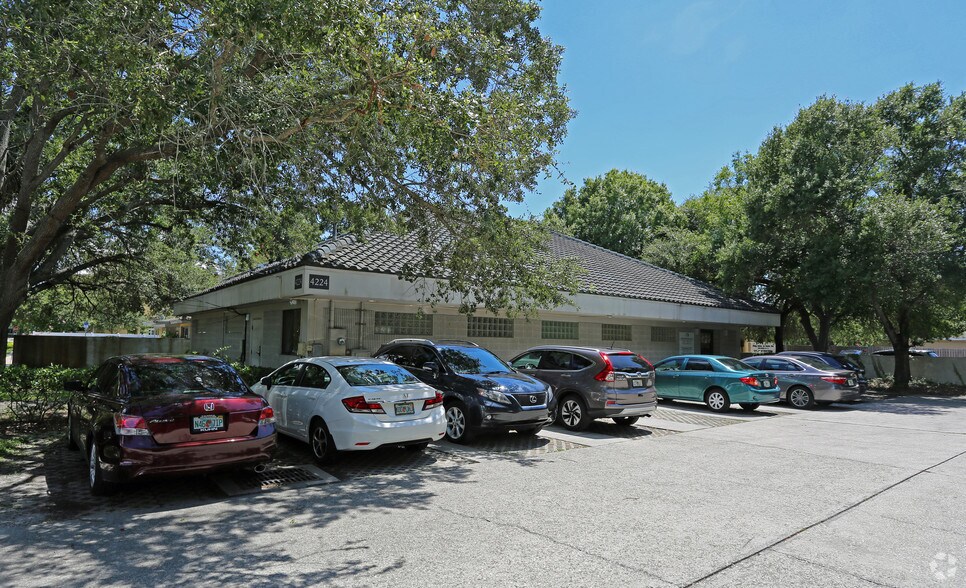 More Photos Of 4224 N Tampania Ave, Tampa Medical For Lease