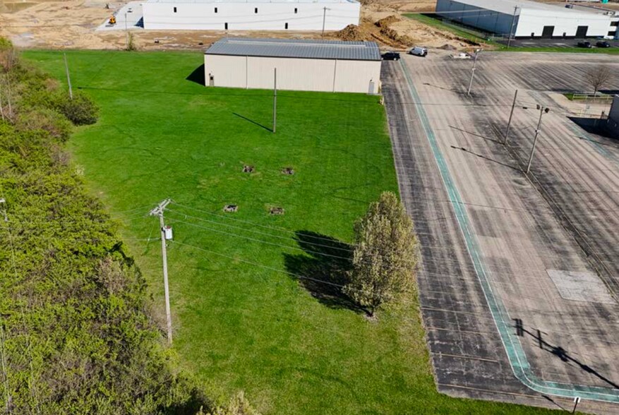 More Photos Of 3024 Symmes Rd, Hamilton Warehouse For Lease