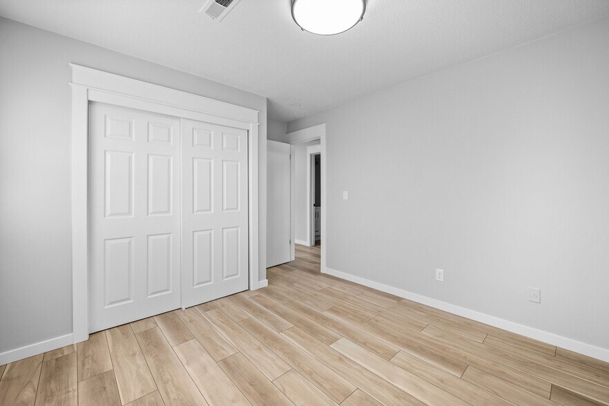 More Photos Of 2411 Welbeck Rd, Des Moines Apartments For Sale