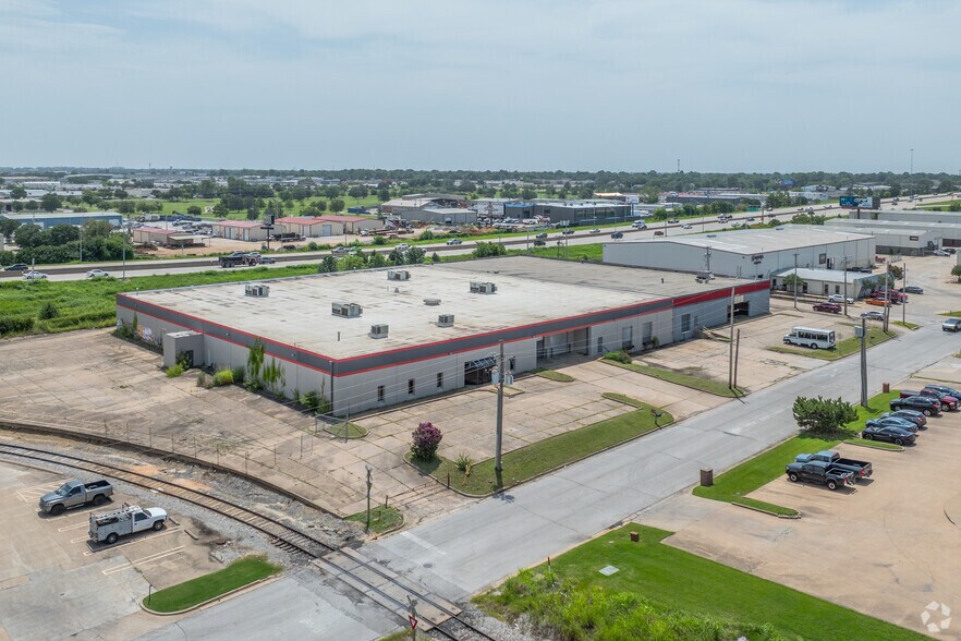 More Photos Of 5555-5563 S 104th East Ave, Tulsa Manufacturing For Sale