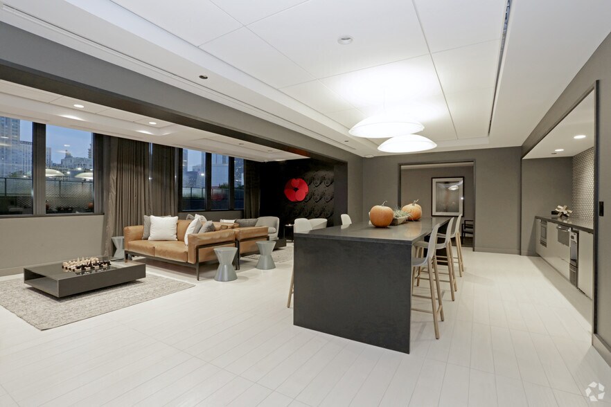 More Photos Of 637-643 N Wells St, Chicago Apartments For Lease
