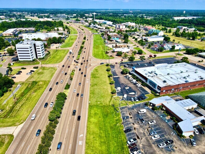 More Photos Of 2315 Lakeland Dr, Flowood General Retail For Sale