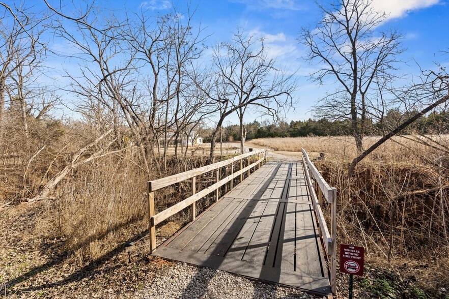 More Photos Of 18186 State Highway 74B, Washington Specialty For Sale