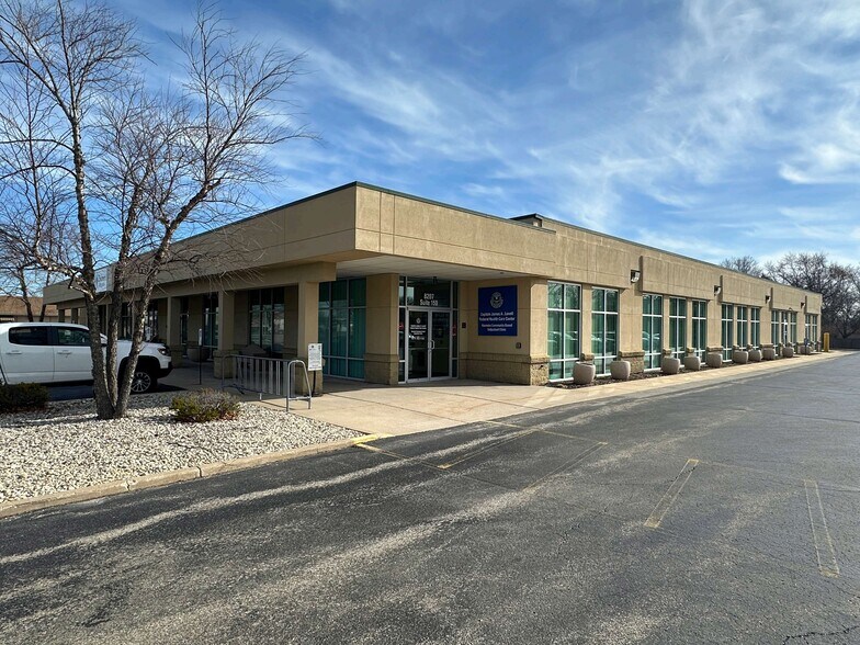 Primary Photo Of 8207 22nd Ave, Kenosha Office For Lease