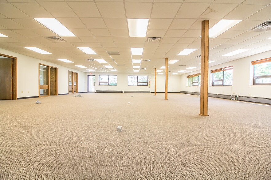 More Photos Of 4240 Hickory Ln, Sioux City Office For Lease