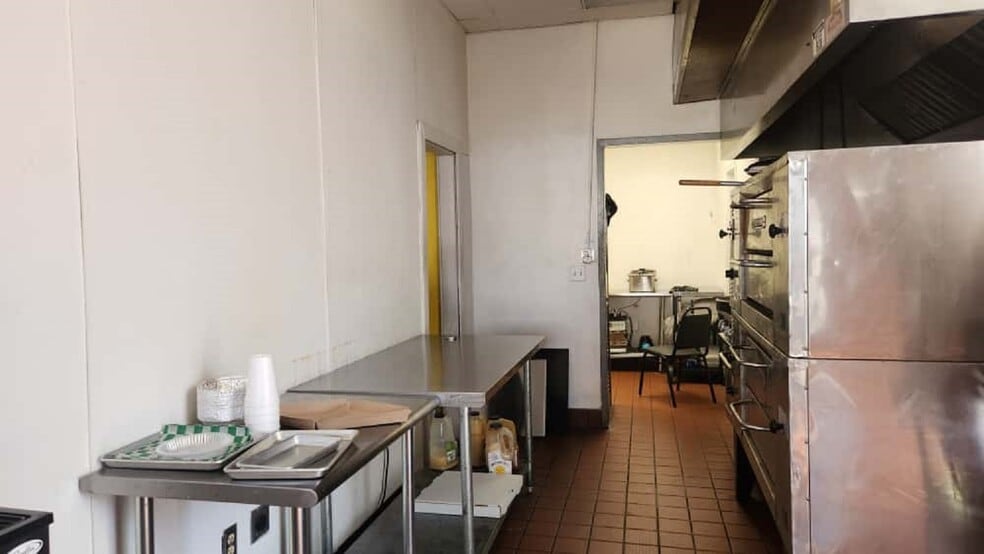 More Photos Of 23255 Kingsland Blvd, Katy Restaurant For Lease