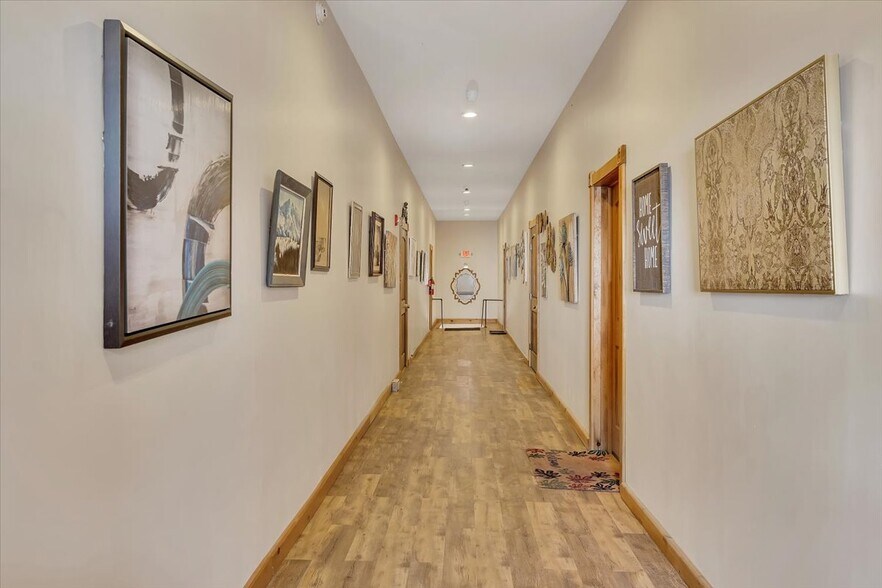 More Photos Of 68 Main St, Whitehall Flex For Sale