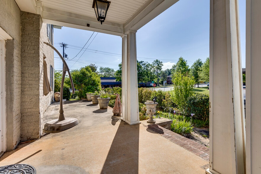 More Photos Of 906 Augusta St, Greenville Office For Sale