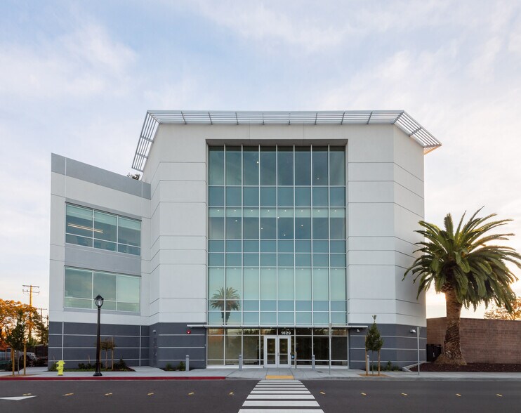 More Photos Of 1629 Main St, Redwood City Loft Creative Space For Lease