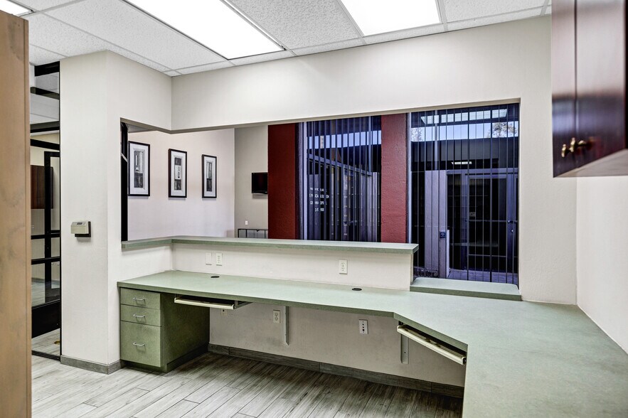 More Photos Of 15405 N 99th Ave, Sun City Medical For Lease