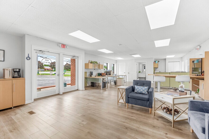 More Photos Of 10351 Southern Maryland Blvd, Dunkirk Office For Sale
