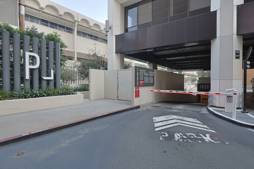 More Photos Of 1880 Century Park E, Los Angeles Office For Lease