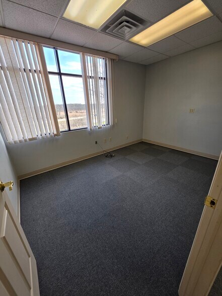 More Photos Of 21150 W Capitol Dr, Brookfield Loft Creative Space For Sale