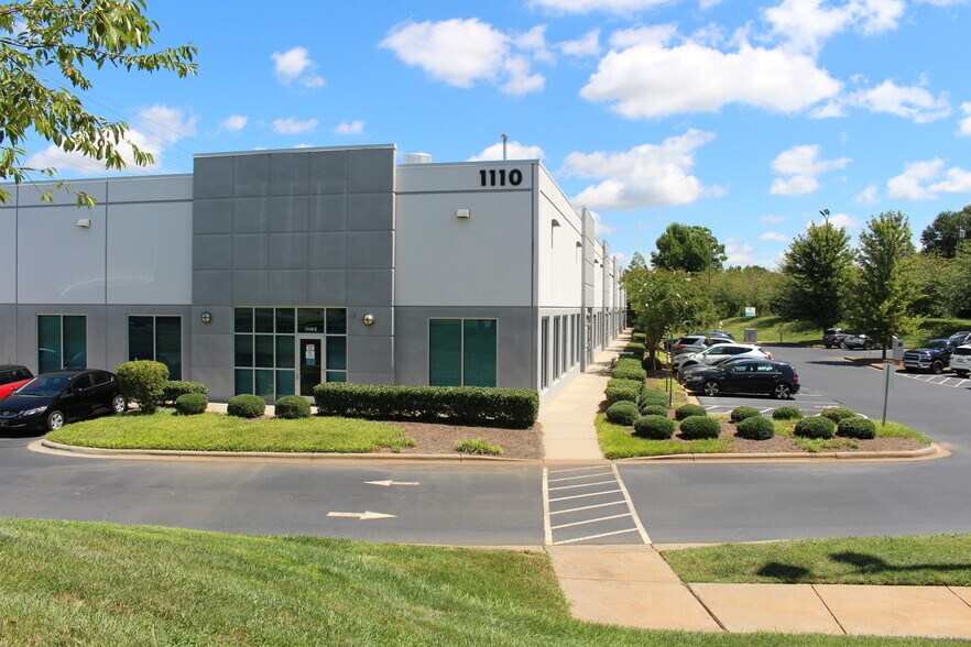 More Photos Of 1110 Center Park Dr, Charlotte Flex For Lease