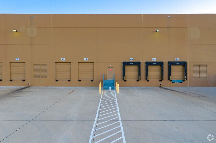 More Photos Of 320 W Centre Park Blvd, DeSoto Warehouse For Sale