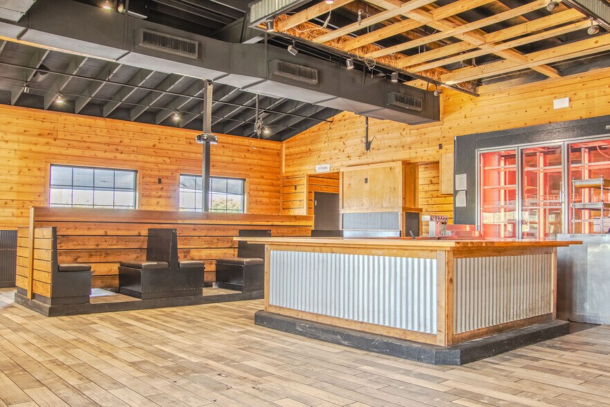More Photos Of 141 Bizzack Blvd, Frankfort Restaurant For Lease