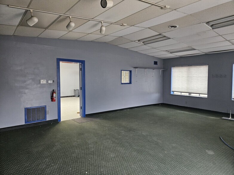 More Photos Of 202 Airpark Dr, Fort Collins Service For Lease