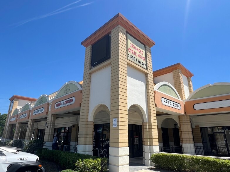 More Photos Of 13505 Icot Blvd, Clearwater Unknown For Lease