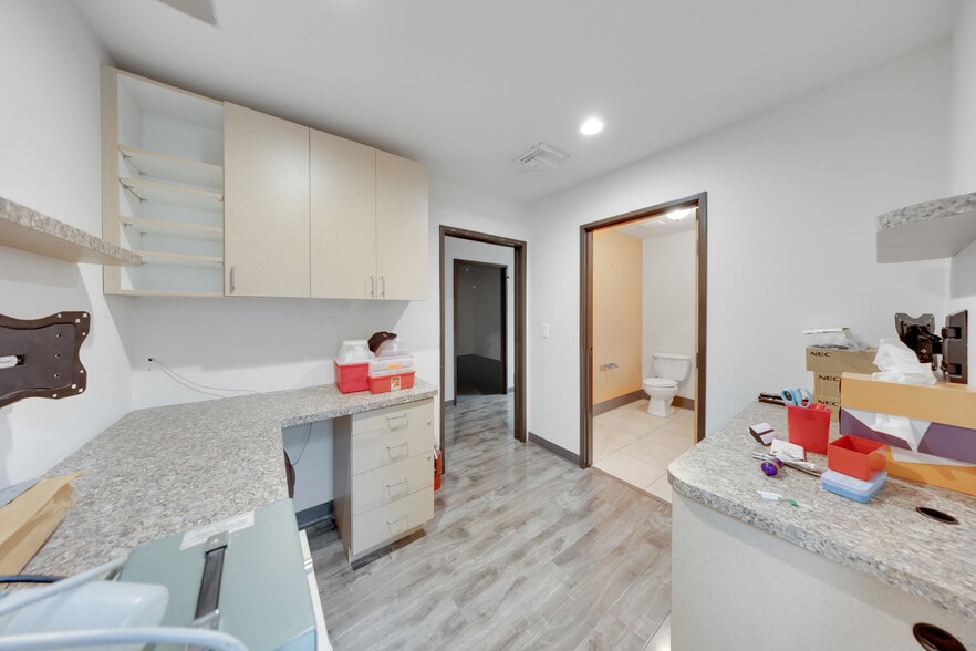 More Photos Of 408 S Beach Blvd, Anaheim Medical For Sale