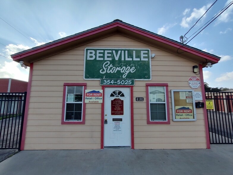 More Photos Of 4101 N Saint Marys St, Beeville Self Storage For Lease