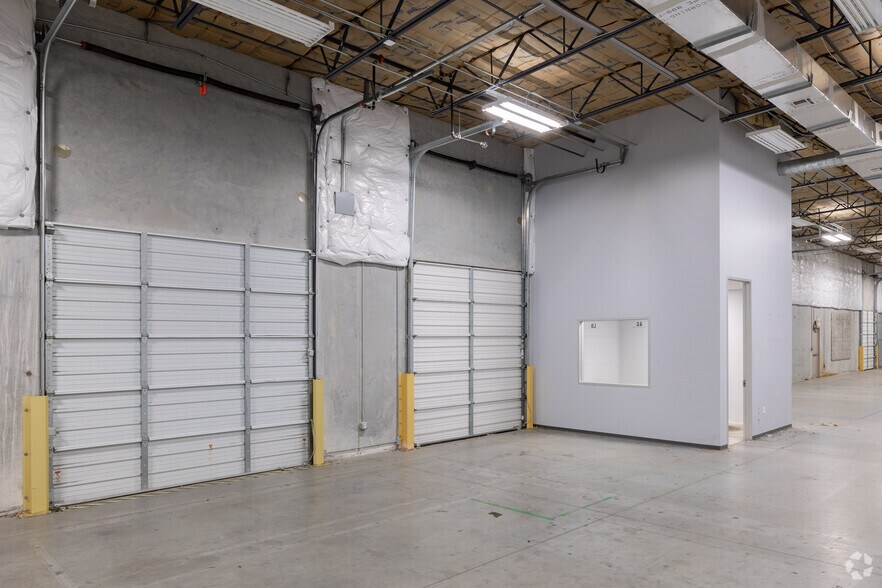 More Photos Of 4710 N Sam Houston Pky W, Houston Unknown For Lease