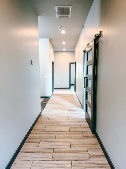 More Photos Of 8900 NW Silver Hill Dr, Oklahoma City Office For Lease