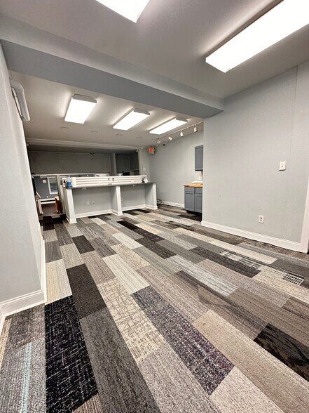 More Photos Of 1835 W 4th St, Wilmington Restaurant For Sale