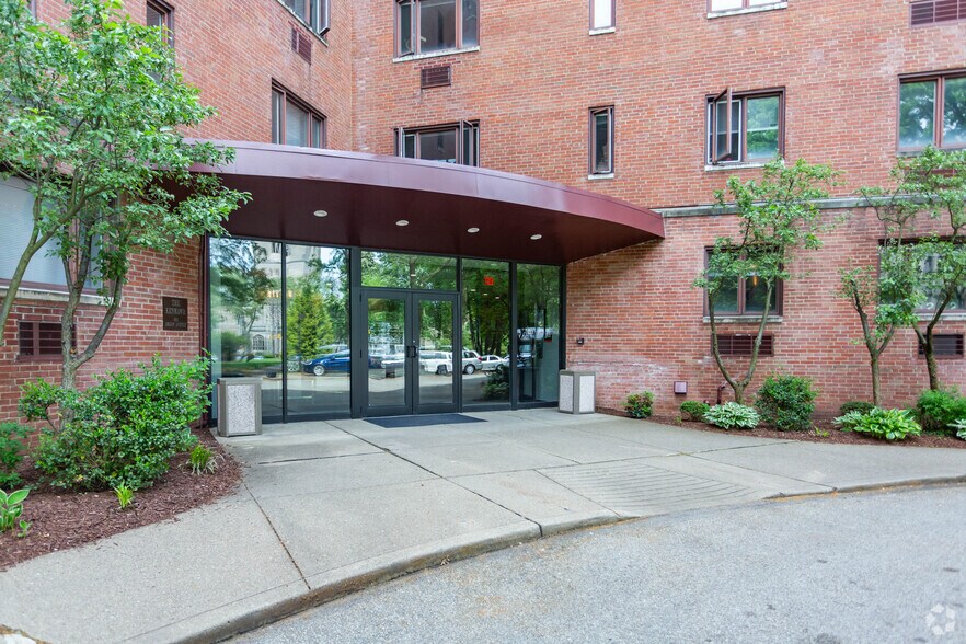 More Photos Of 401 Shady Ave, Pittsburgh Apartments For Lease