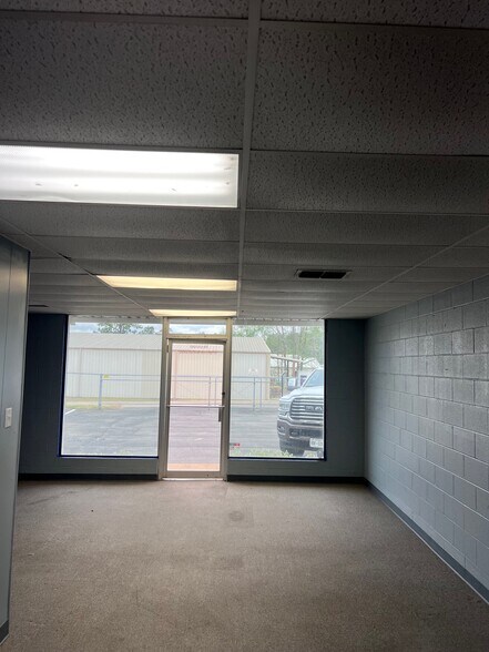More Photos Of 3708 Shiloh Rd, Tyler Industrial For Sale