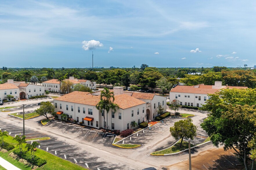 More Photos Of 7777 N University Dr, Tamarac Medical For Sale