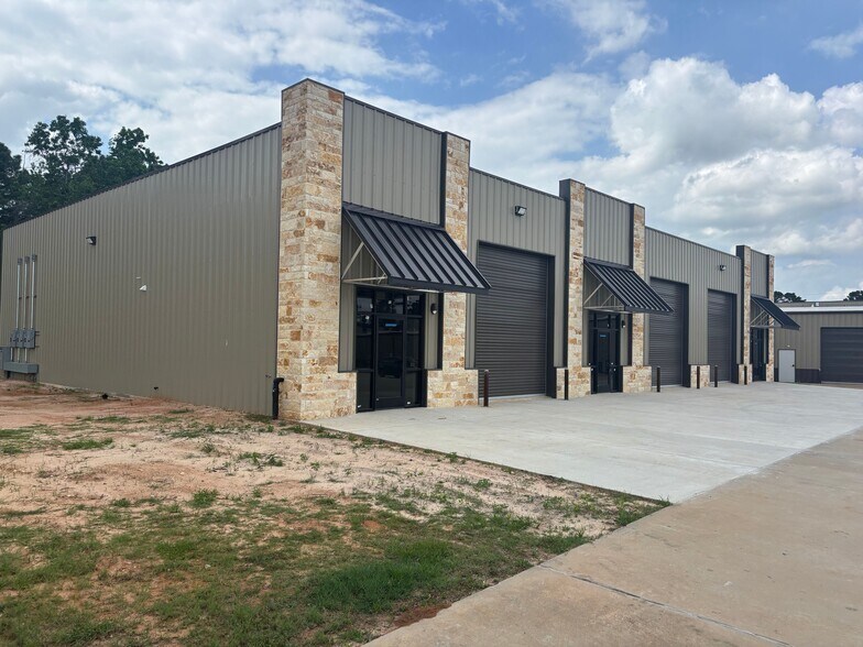 More Photos Of 1905 Longmire Rd, Conroe Unknown For Lease