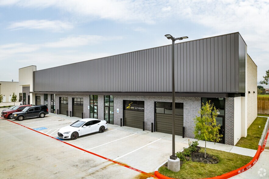 More Photos Of 4215 S Main St, Stafford Showroom For Sale