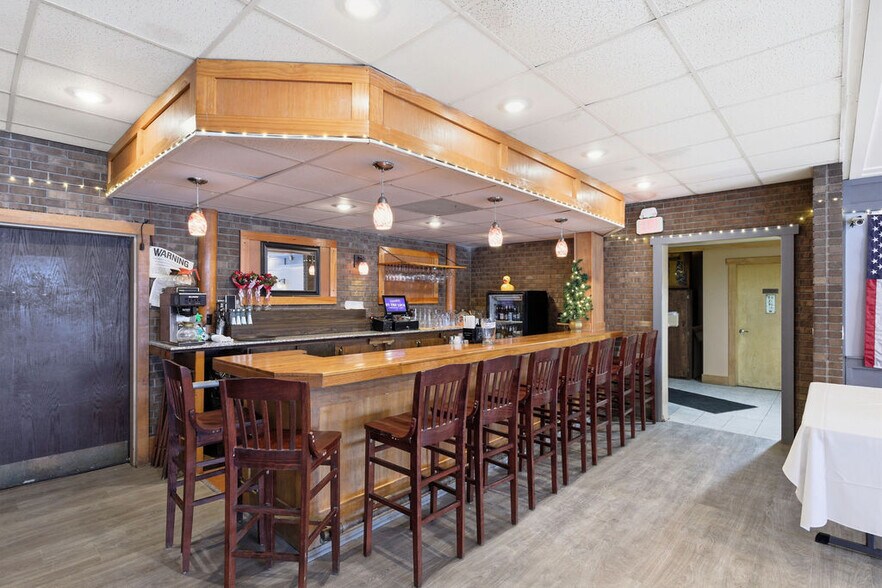 More Photos Of 24 S First St, Fulton Restaurant For Sale