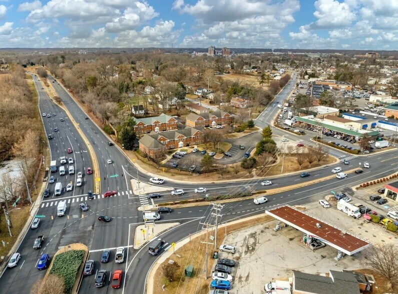 More Photos Of 1835 Forest Dr, Annapolis Business Park For Lease